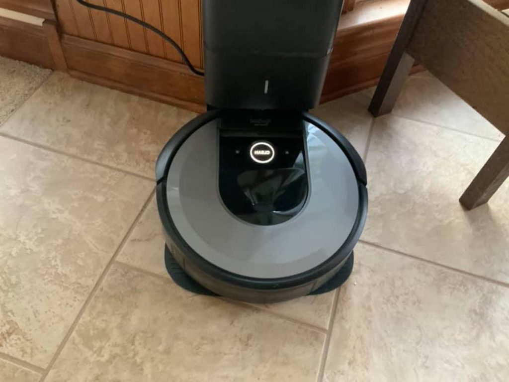 Roomba i8+ at Clean Base Dock Charging